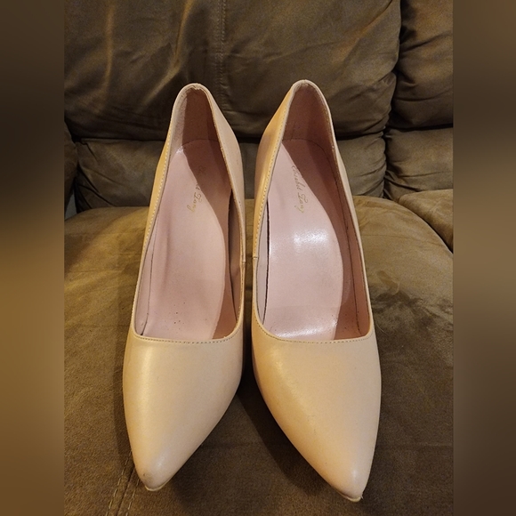 Elisabet Tang Heels - Picture 2 of 7